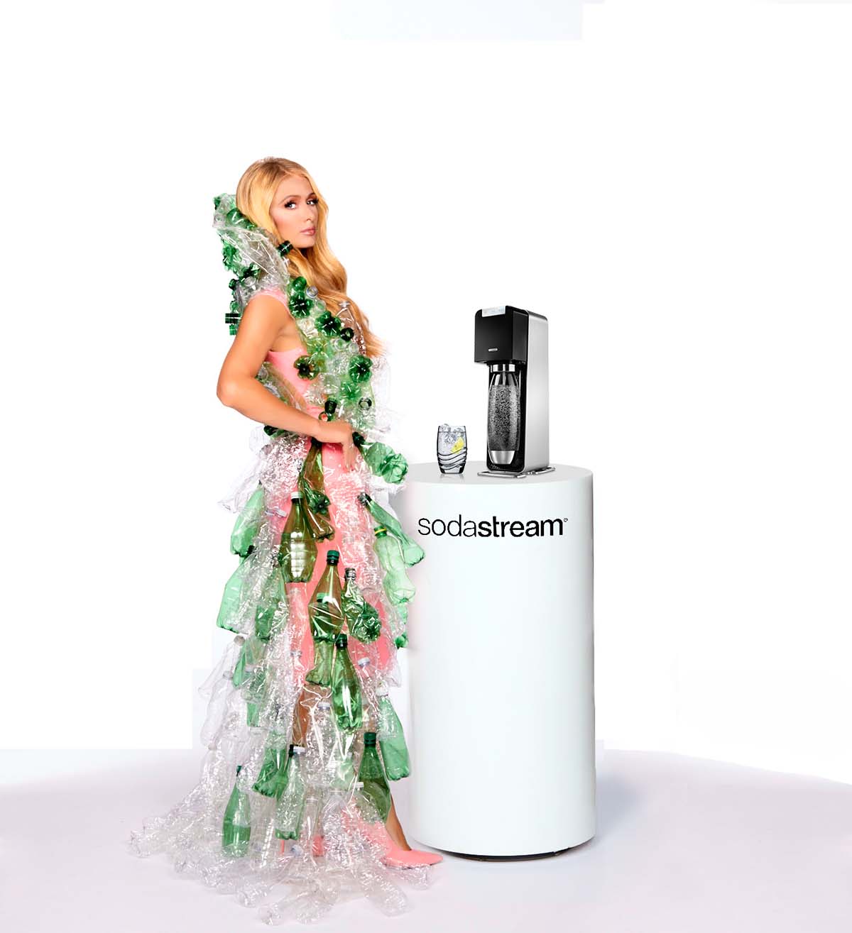 SodaStream enthüllt Aprilscherz mit Paris Hilton